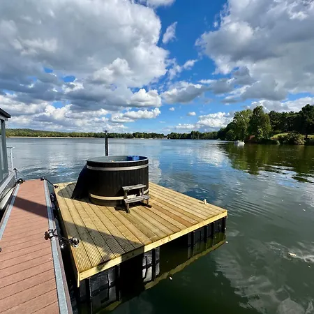 Houseboat Marina Mookerplas 4-6 Persons With Hottub Chalet Middelaar
