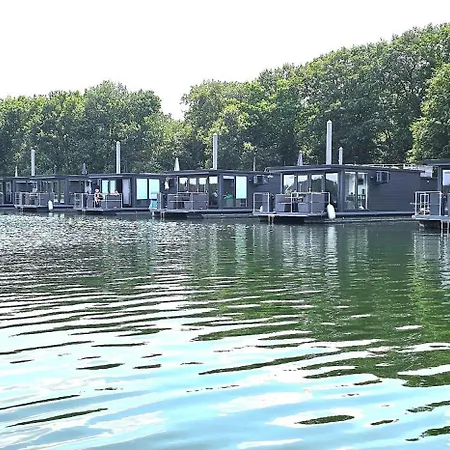 Houseboat Marina Mookerplas 4-6 Persons With Hottub *
