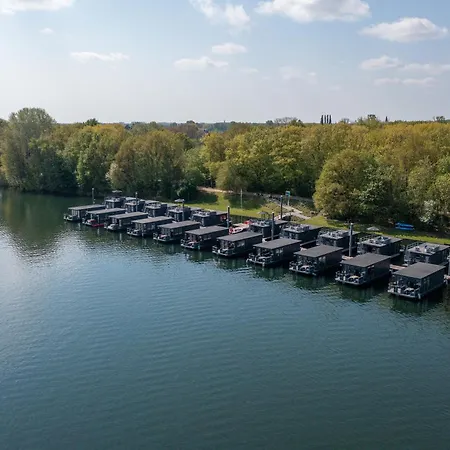 Houseboat Marina Mookerplas 4-6 Persons With Hottub