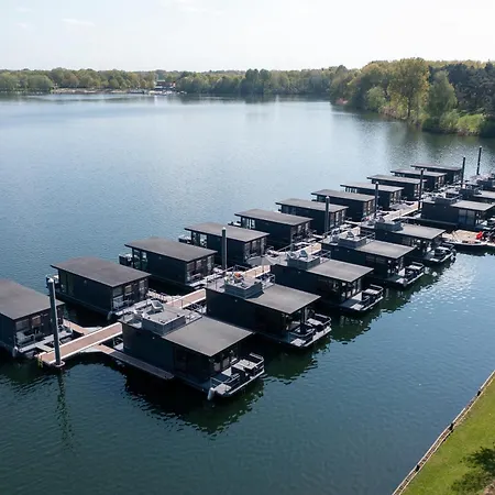 Houseboat Marina Mookerplas 4-6 Persons With Hottub