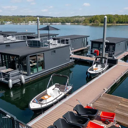 Houseboat Marina Mookerplas 4-6 Persons With Hottub * Middelaar